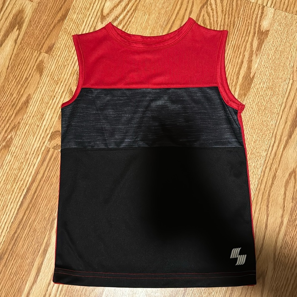 Boys' Tank Size S